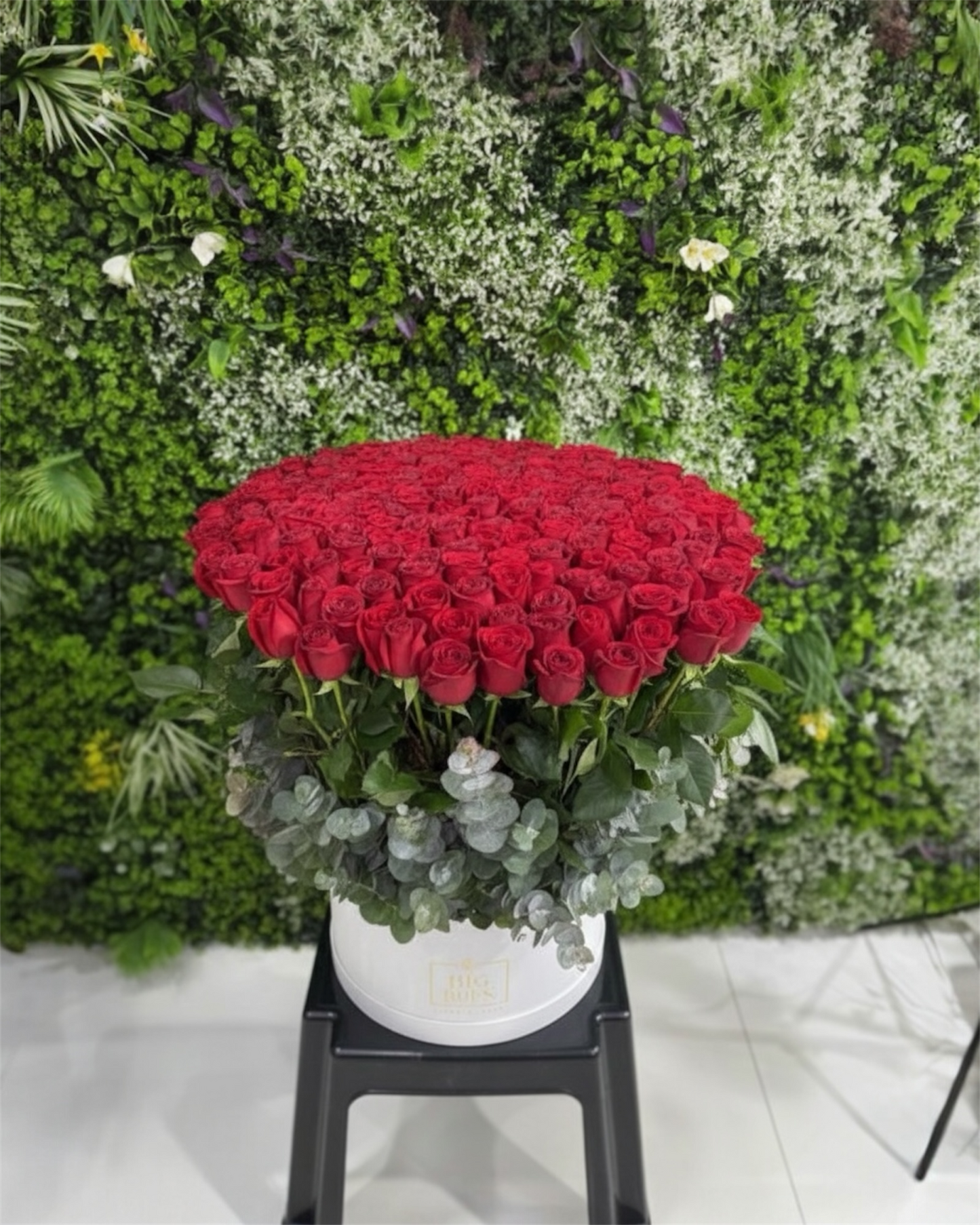 201 Red Roses Grand Celebration