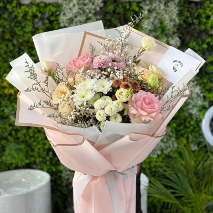 Blush Garden Whisper/Mix Flowers
