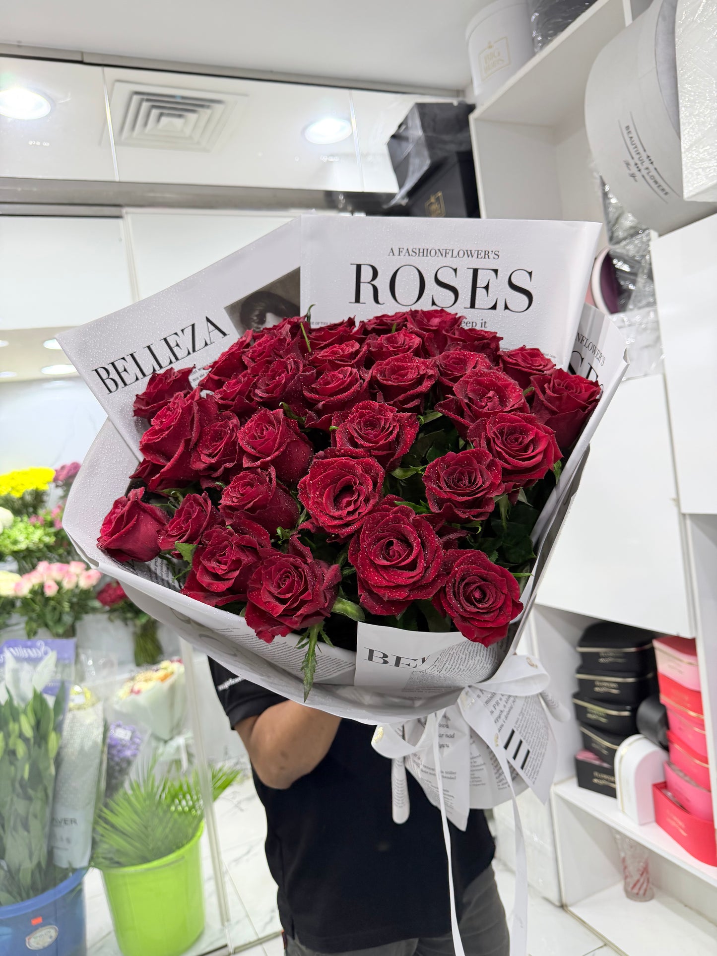 Luxury Bouquet: 35 Fresh Red Roses