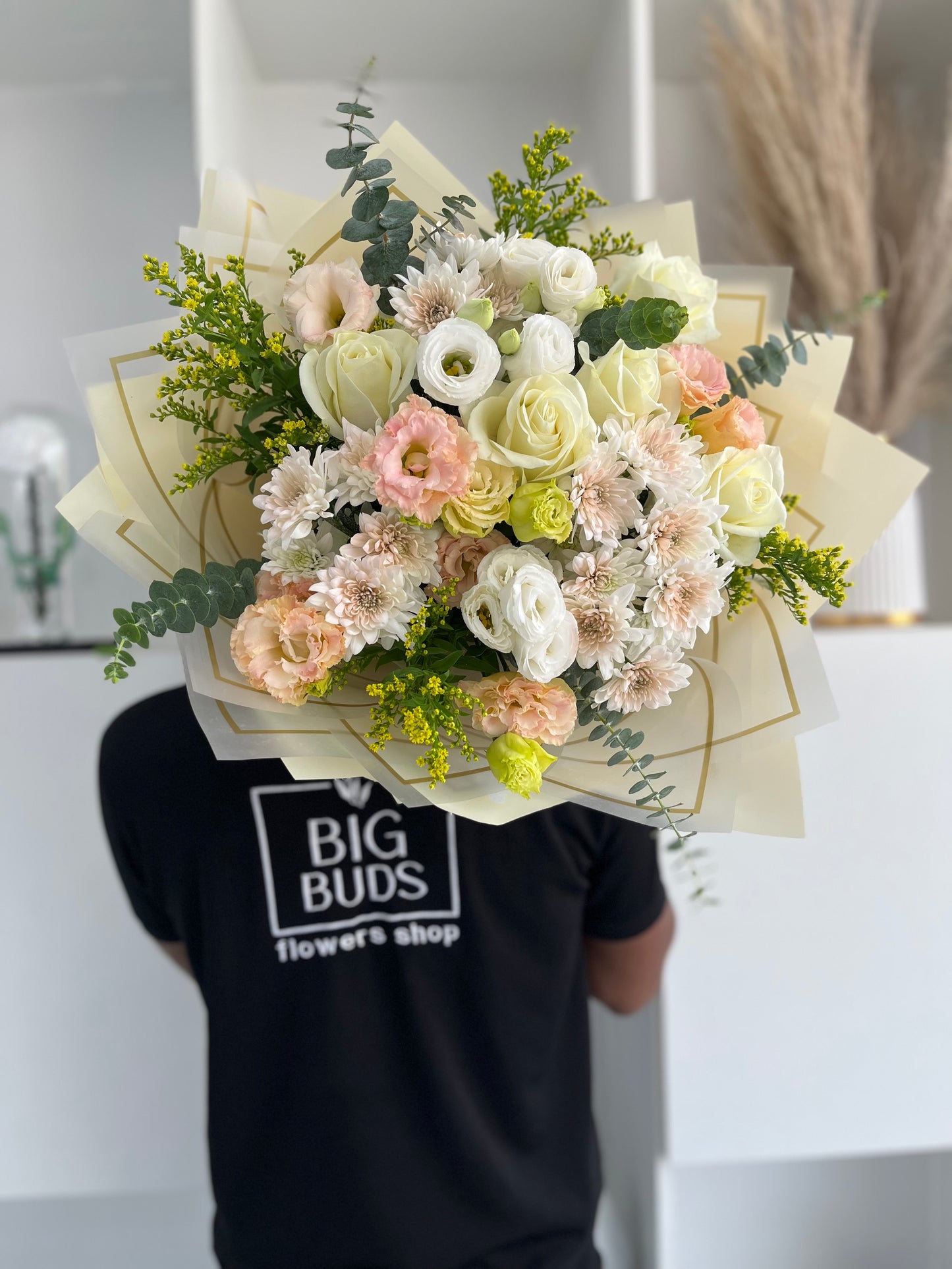 Bloomes Of Love Hand Bouquet
