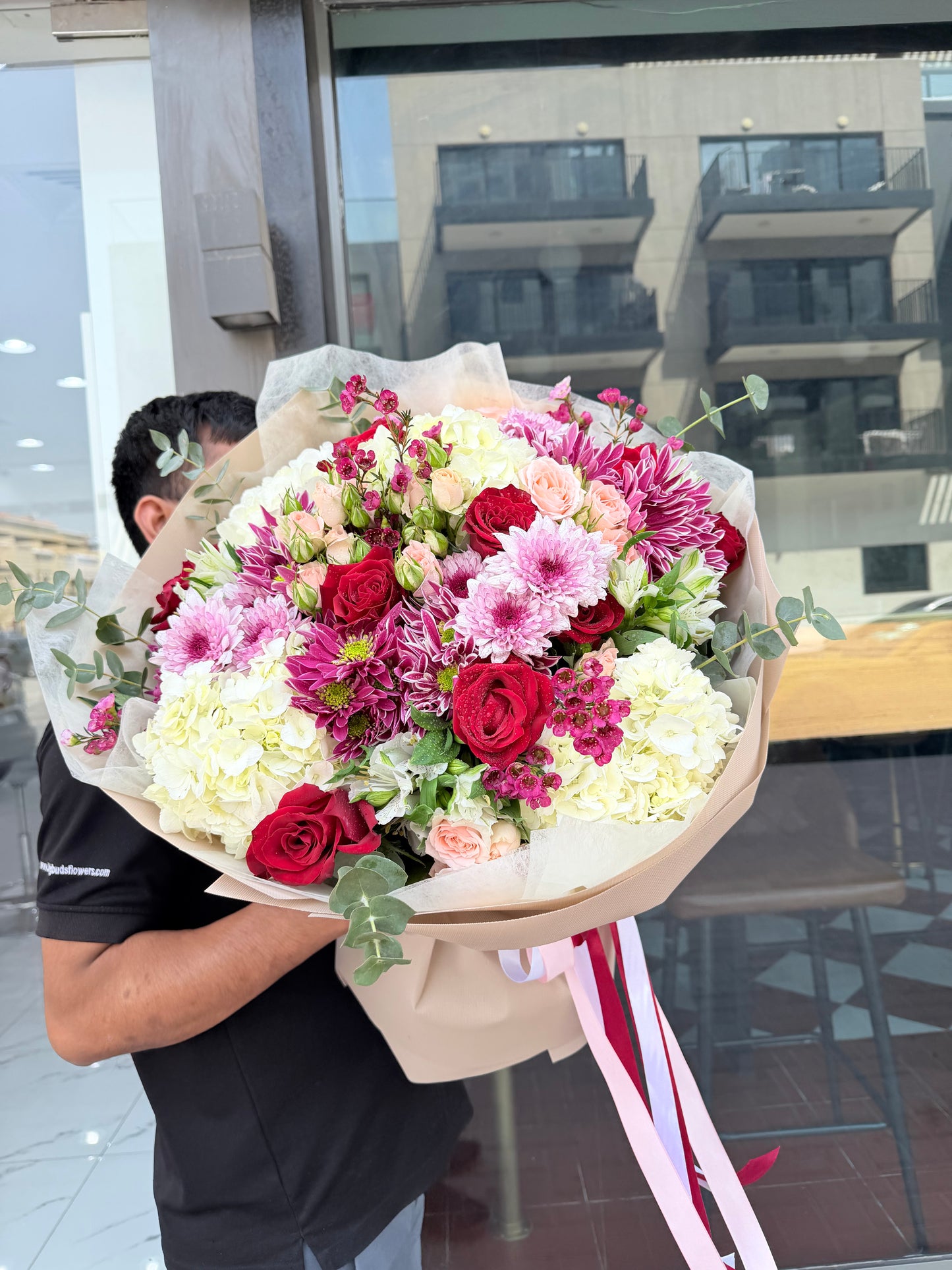 Premium Women’s Day floral arrangements