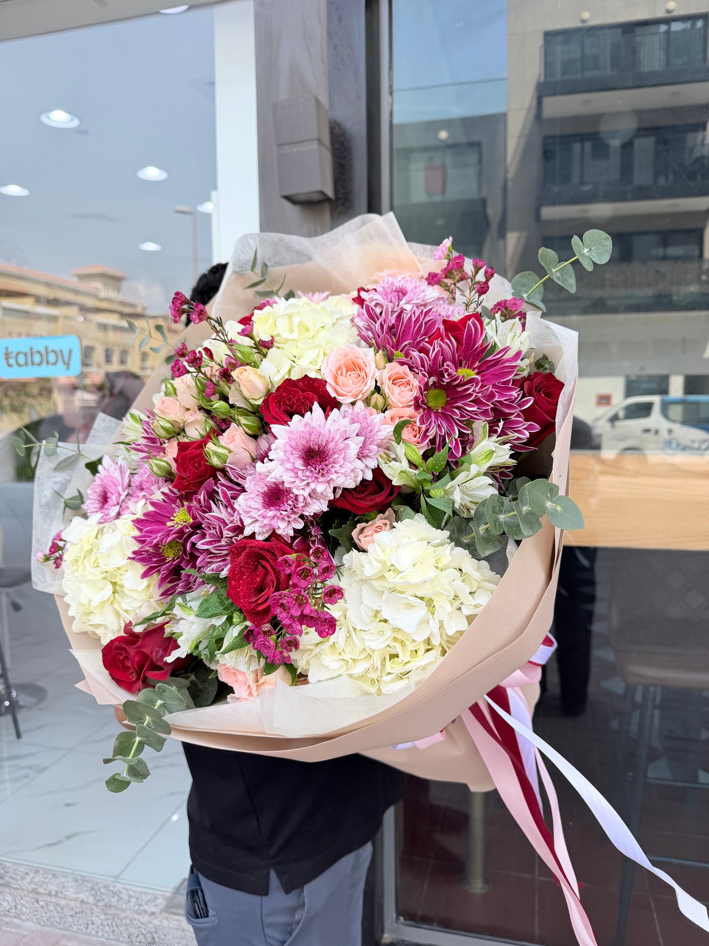 Premium Women’s Day floral arrangements